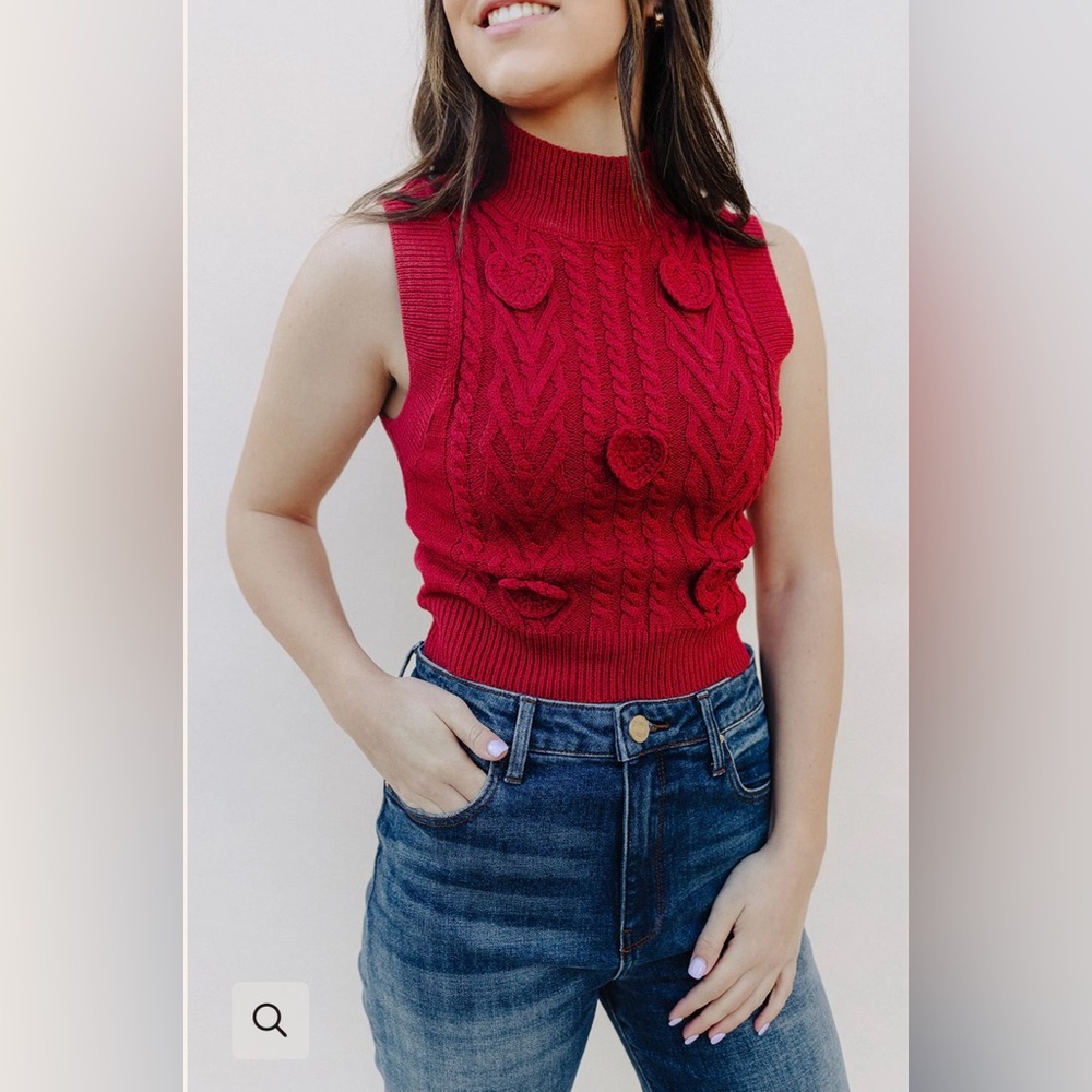 Le Lis Textured Cable Knit Heart Sleeveless Sweater Top - NWT